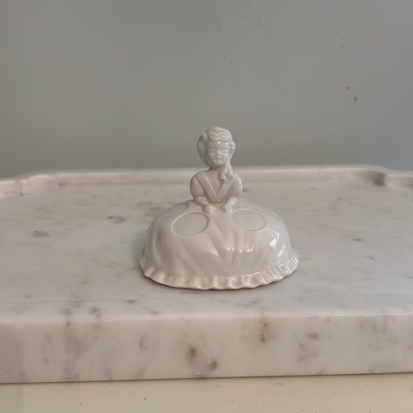 Home Decor Art Ceramic Figurine - Picture 3 of 8